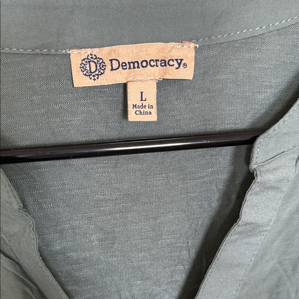 NWOT Democracy Green Embroidered Blouse Sz Large - Picture 7 of 8